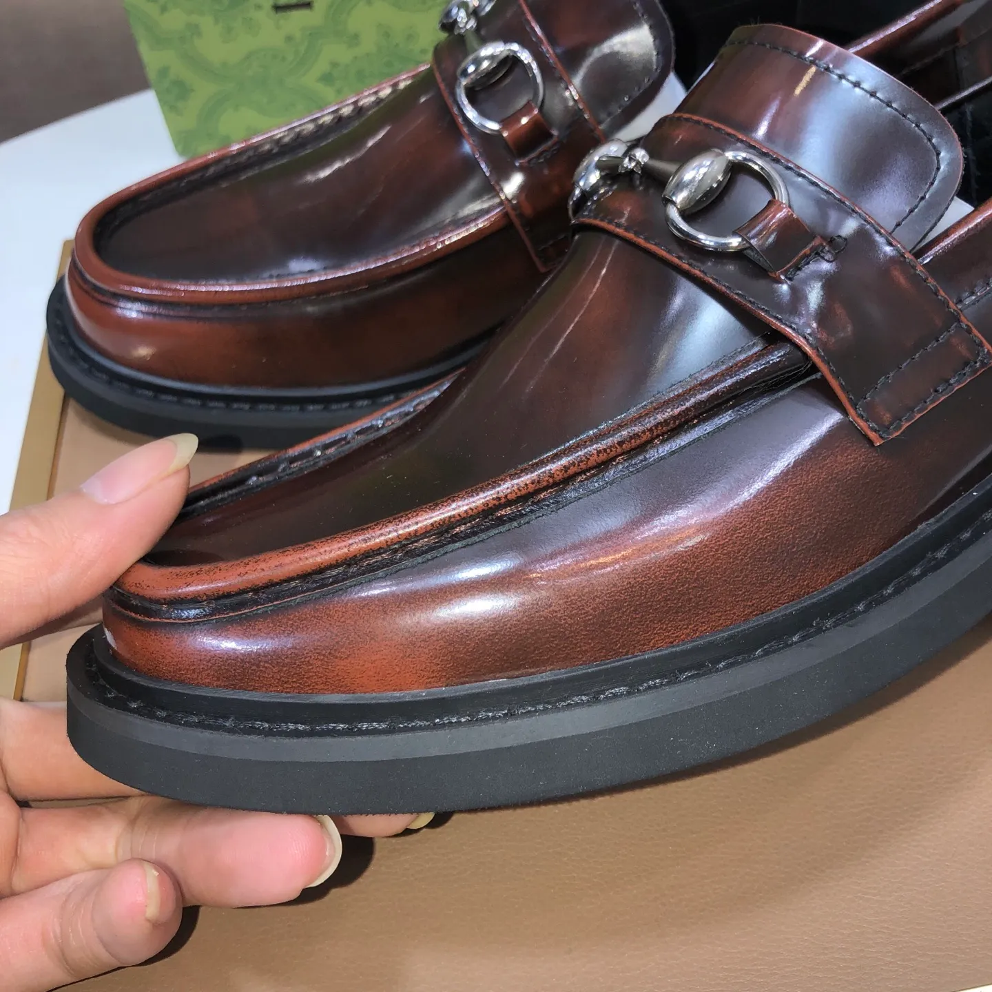 Ex-factory price 540💰The top Italian luxury men’s shoe giant (GUCCI) (Gucci) (full cowhide lining) is now available🍃Original European style🔰 Pleasant to the eye😍In order to make the shoes more durable and non-deformable🌀The production continues to follow traditional methods but there is still no lack of innovation💪Select original sheepskin for the leather♻️ Smooth, natural and exceptionally bright⭐Made of imported cowhide The rich man’s first choice 38-45 (45 customized)
